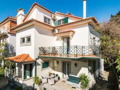 Charm Villa in Parede-Beach
